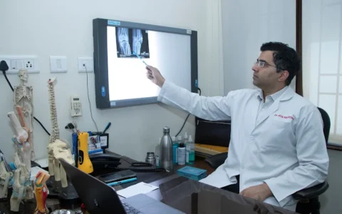 best Robotic knee surgeon Chandigarh